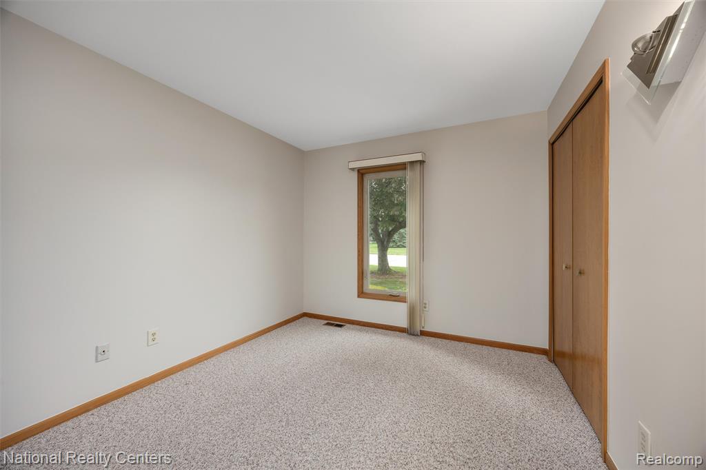 16061 Meadows Drive, Macomb, MI 48044 — Photo 12