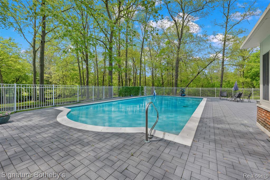 38383 Saddle Lane, Clinton Twp, MI 48036 — Photo 5