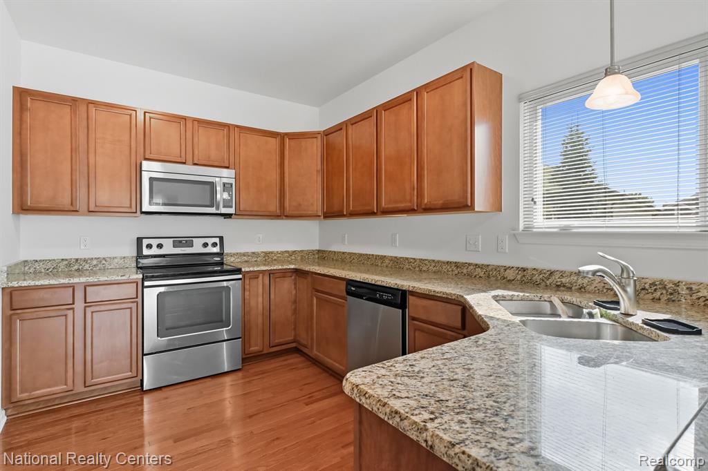 4160 Wrenwood Lane, 29, Canton, MI 48188 — Photo 6