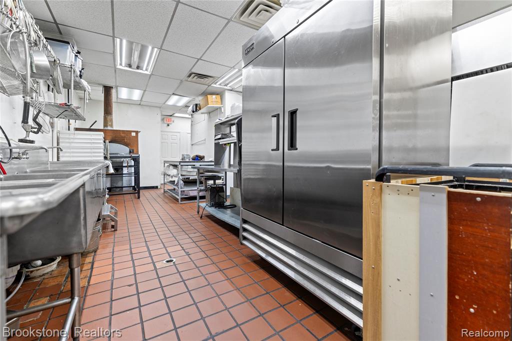 16645 W Warren Avenue, Detroit, MI, 48228