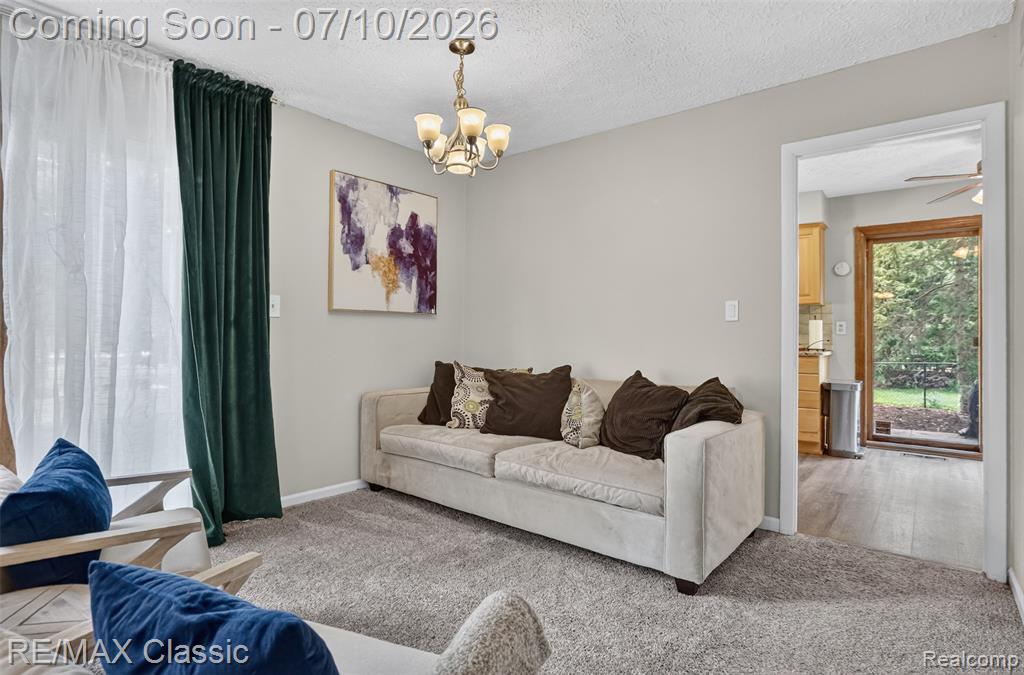 748 Randall Drive, Troy, MI 48085 — Photo 8