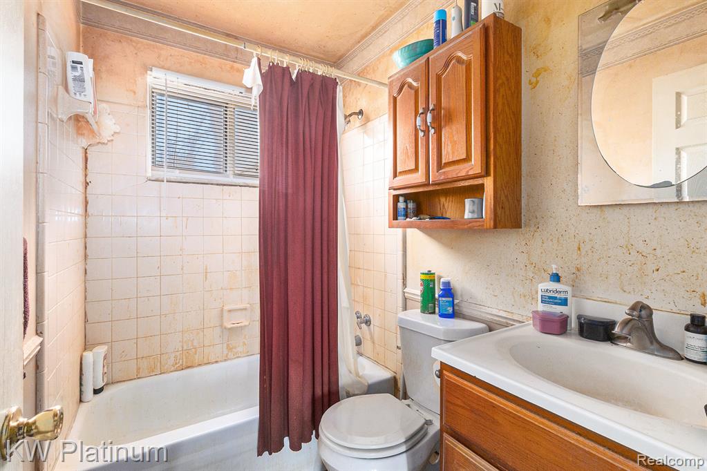 39721 Camp Street, Harrison Township, MI — Photo 13