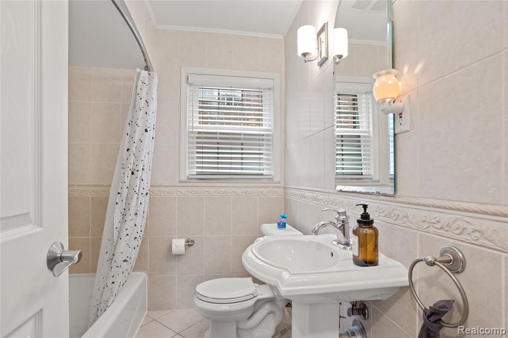 621 Kingsbury Avenue, Dearborn, MI 48128 — Photo 12