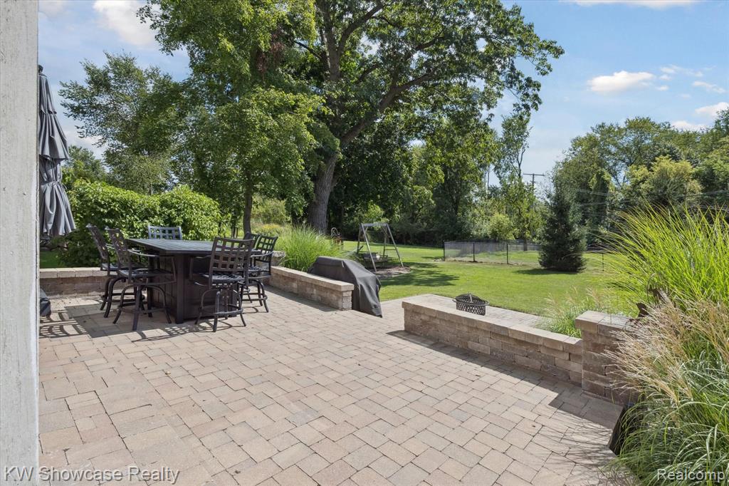 4067 Cameron Court, Wixom, MI 48381 — Photo 39