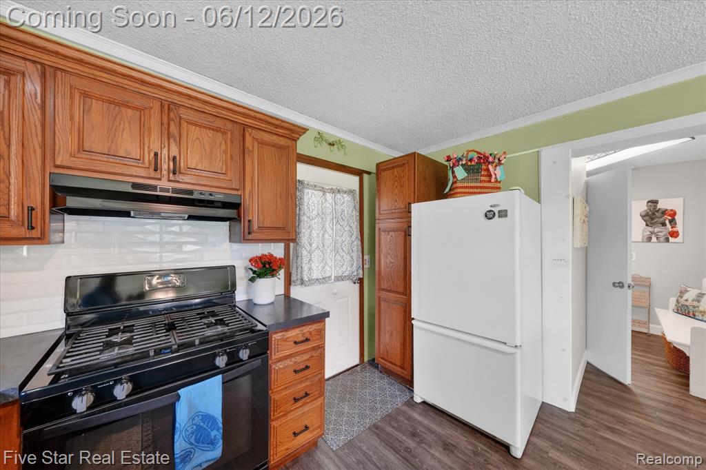 82 E Hurst Drive, Troy, MI 48085 — Photo 17