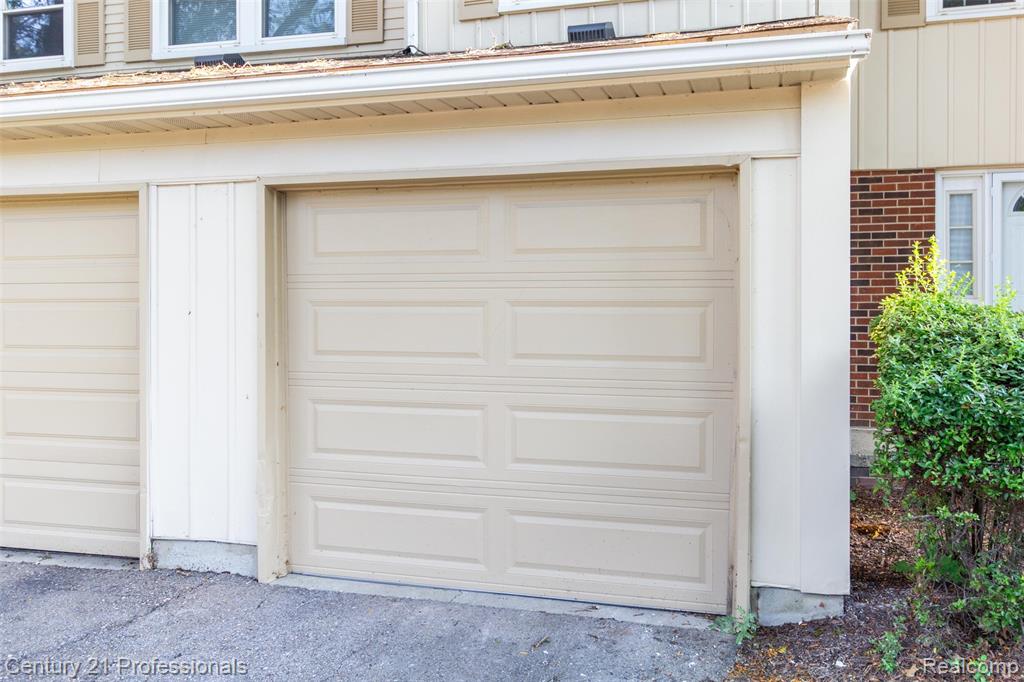 1658 Brentwood Drive, Troy, MI 48098 — Photo 28
