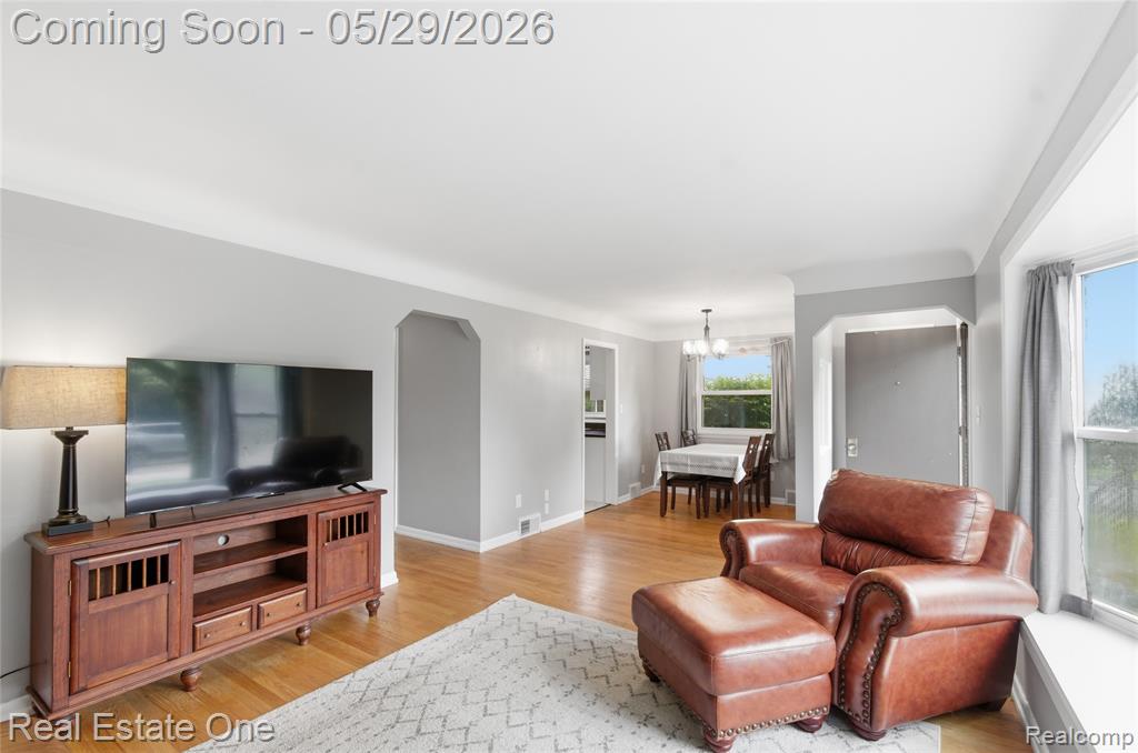 733 S Webik Avenue, Clawson, MI — Photo 12