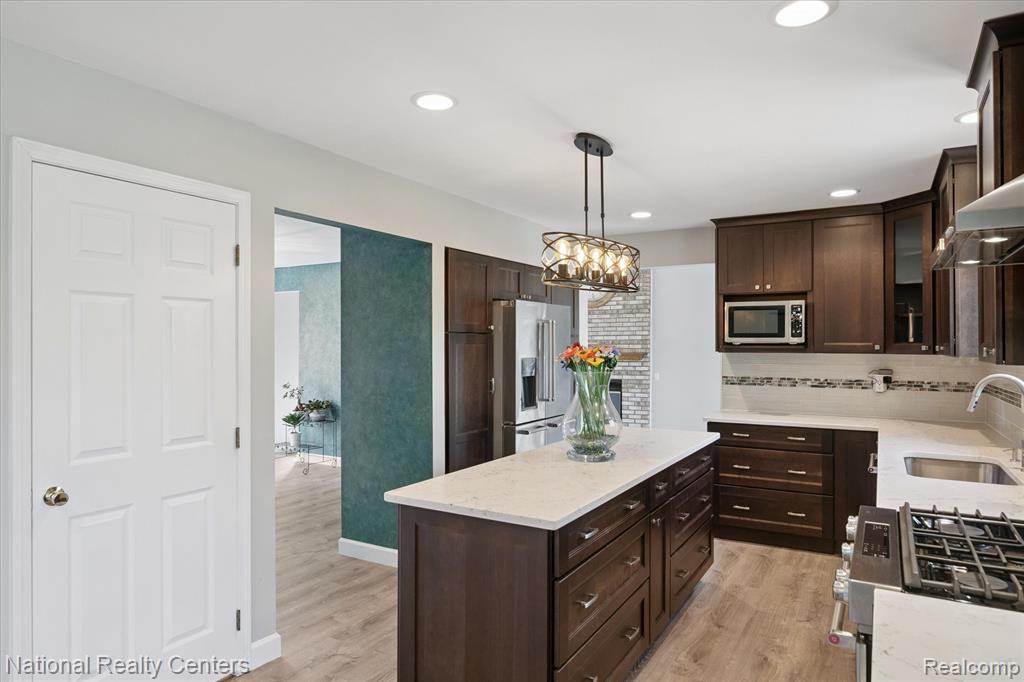 24897 Fairway Hills Drive, Novi, MI — Photo 13