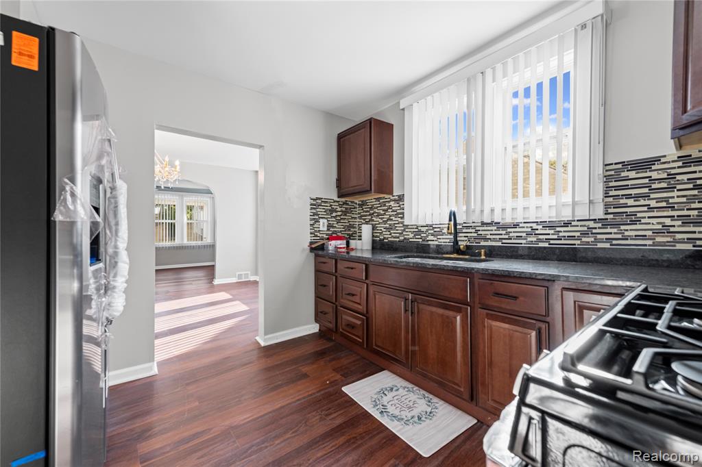 8419 Paige Avenue, Warren, MI 48089 — Photo 13