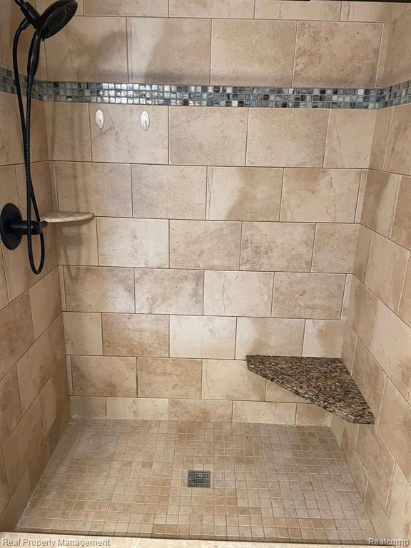42843 RICHMOND Drive, Sterling Heights, MI 48313 — Photo 18