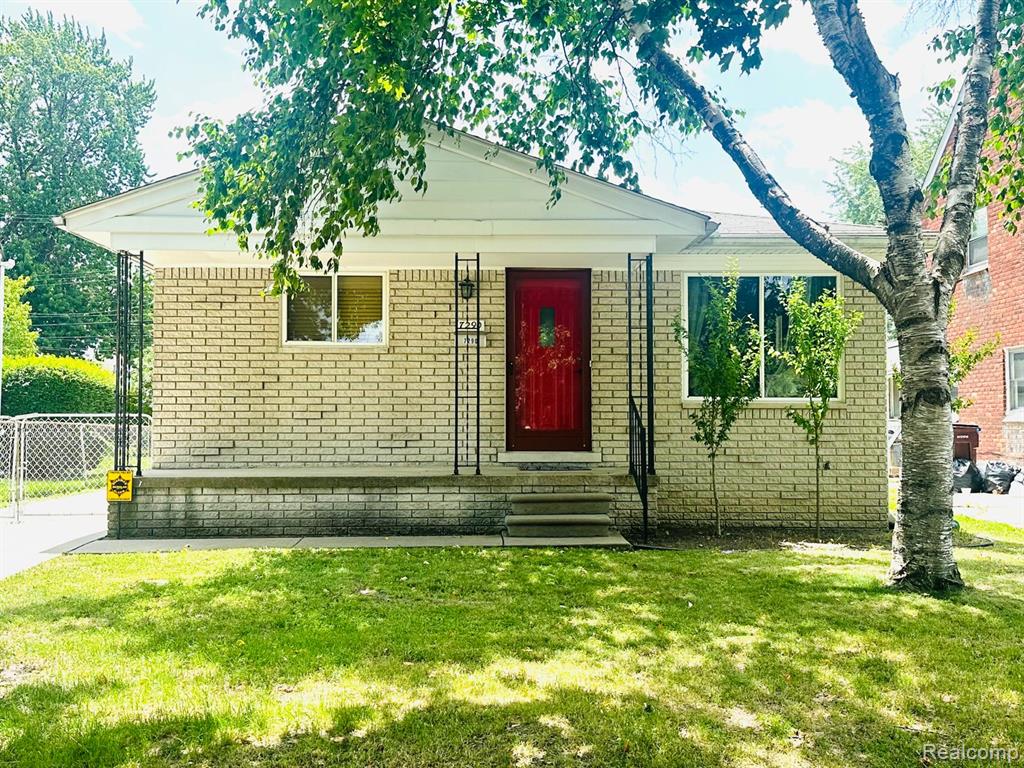 7290 Wiegand, Center Line, MI 48015