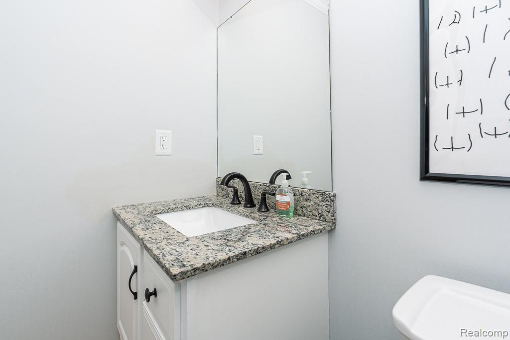 39802 Sunderland Drive, Clinton Twp, MI 48038 — Photo 16
