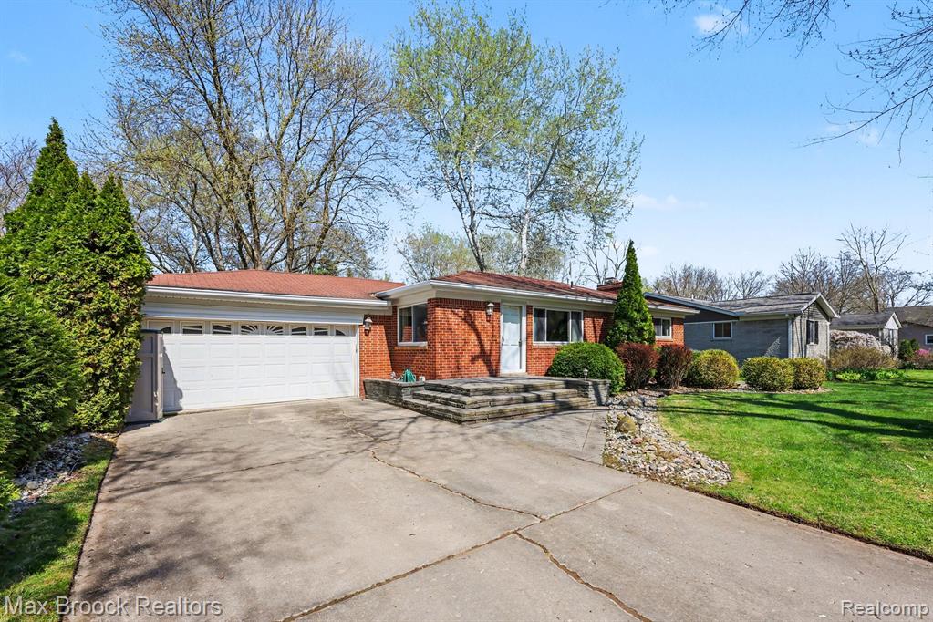 33711 Schneider Road, Chesterfield, MI 48047 — Photo 27
