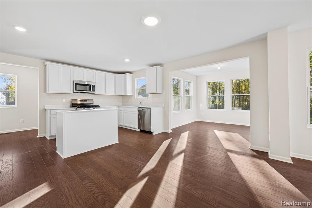 4246 Cedar Lane, Grand Blanc, MI 48439 — Photo 10