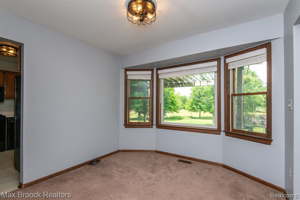 54320 BELCREST Drive, Milford, MI 48381 — Photo 21