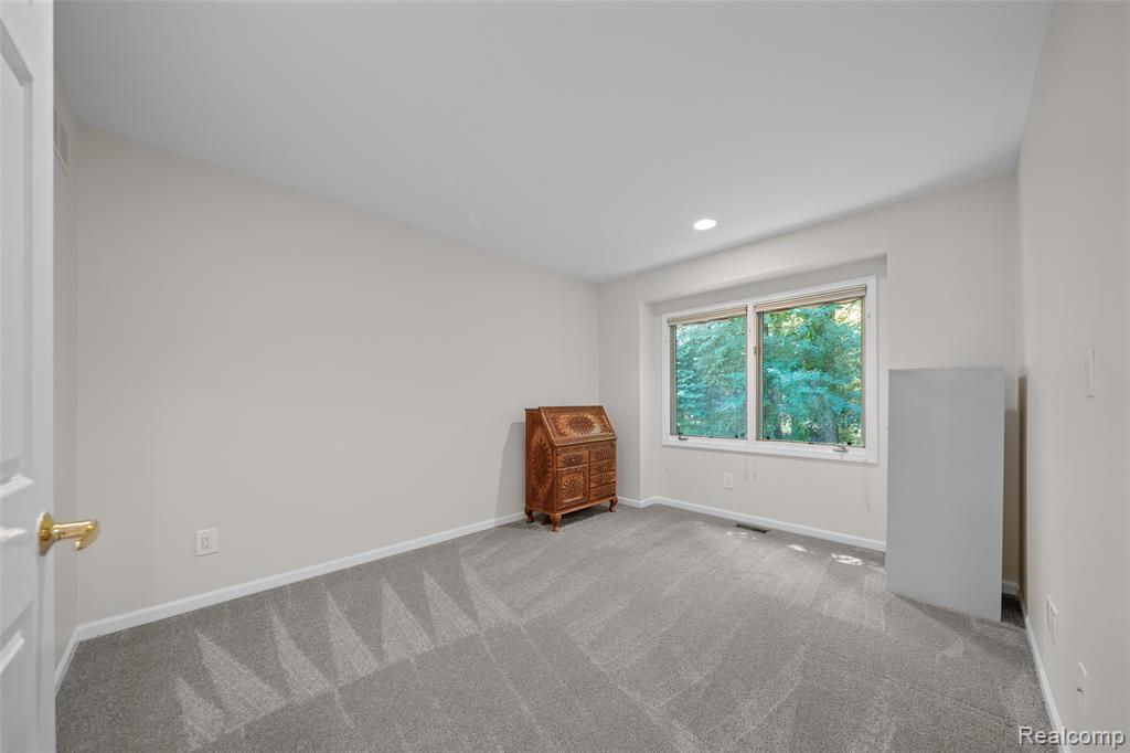 21425 Archwood Circle, Farmington Hills, MI 48336 — Photo 23