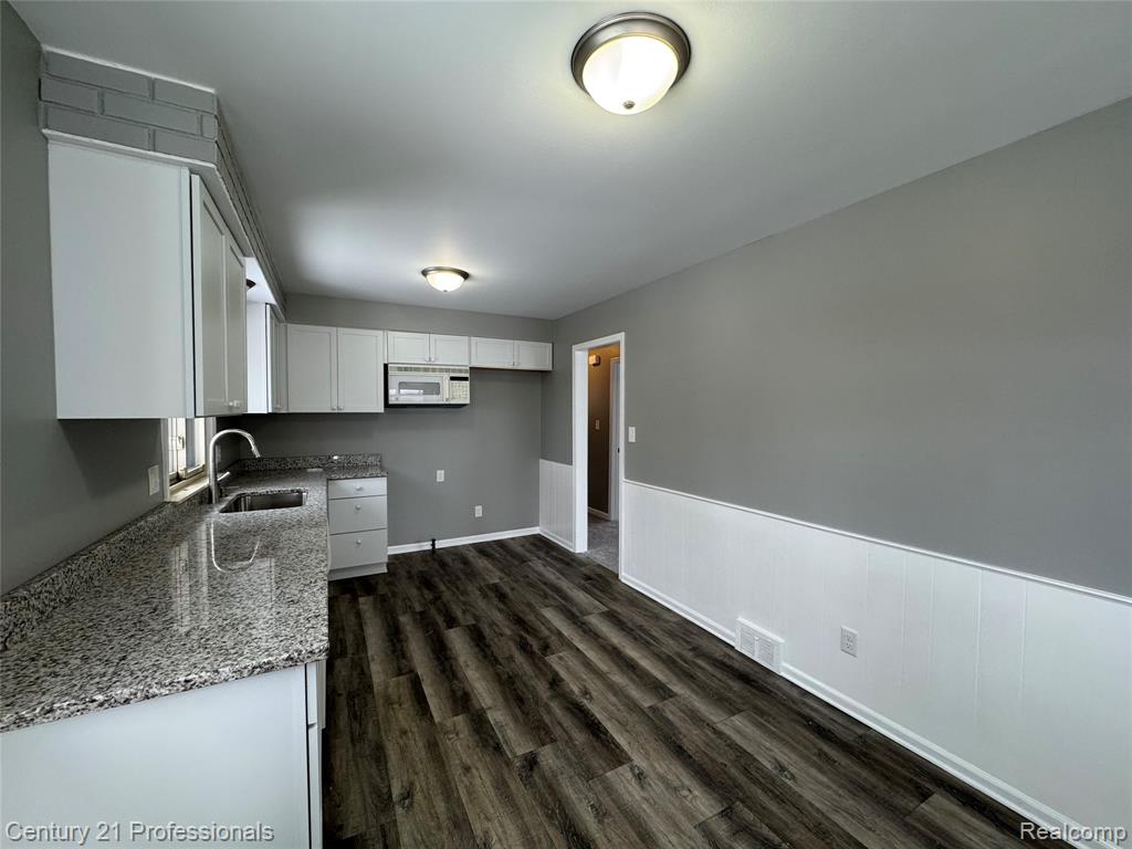 6327 Merriman Road, Garden City, MI — Photo 24