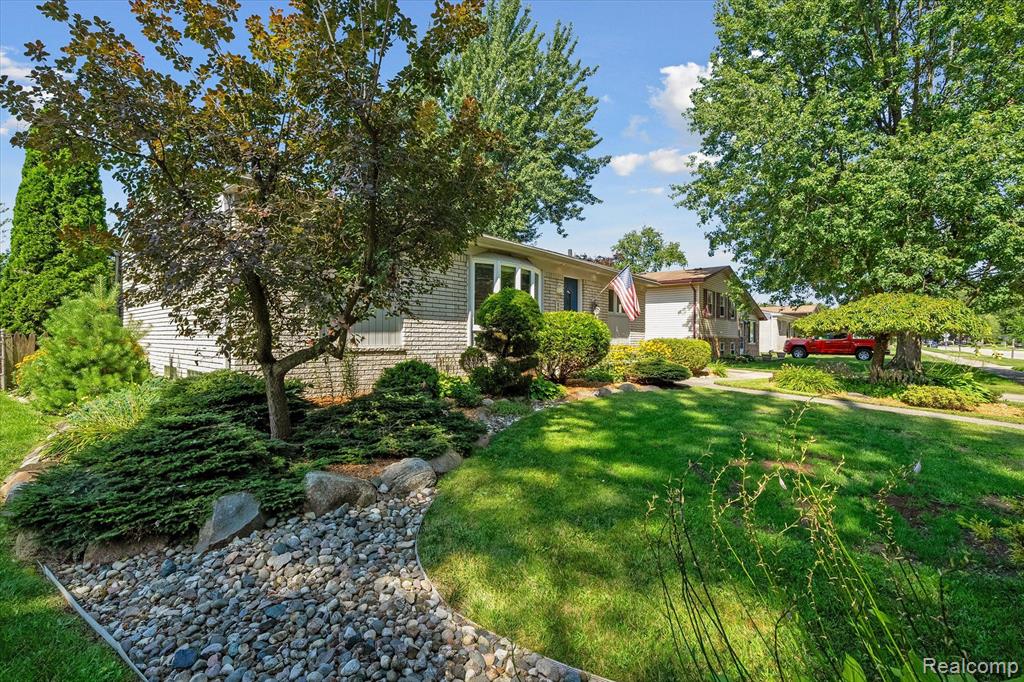 50293 PEGGY Lane, Chesterfield, MI 48047 — Photo 2