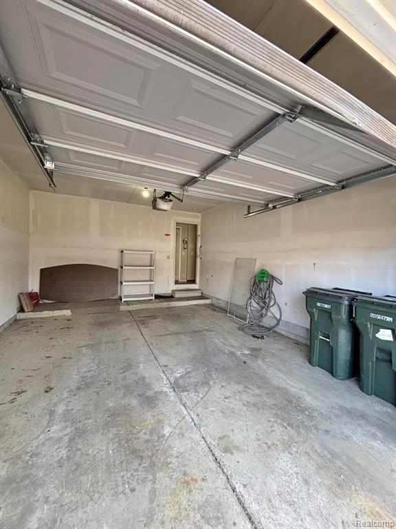 401 Doremus S Doremus Lane W, 10, Saint Clair Shores, MI 48080 — Photo 33