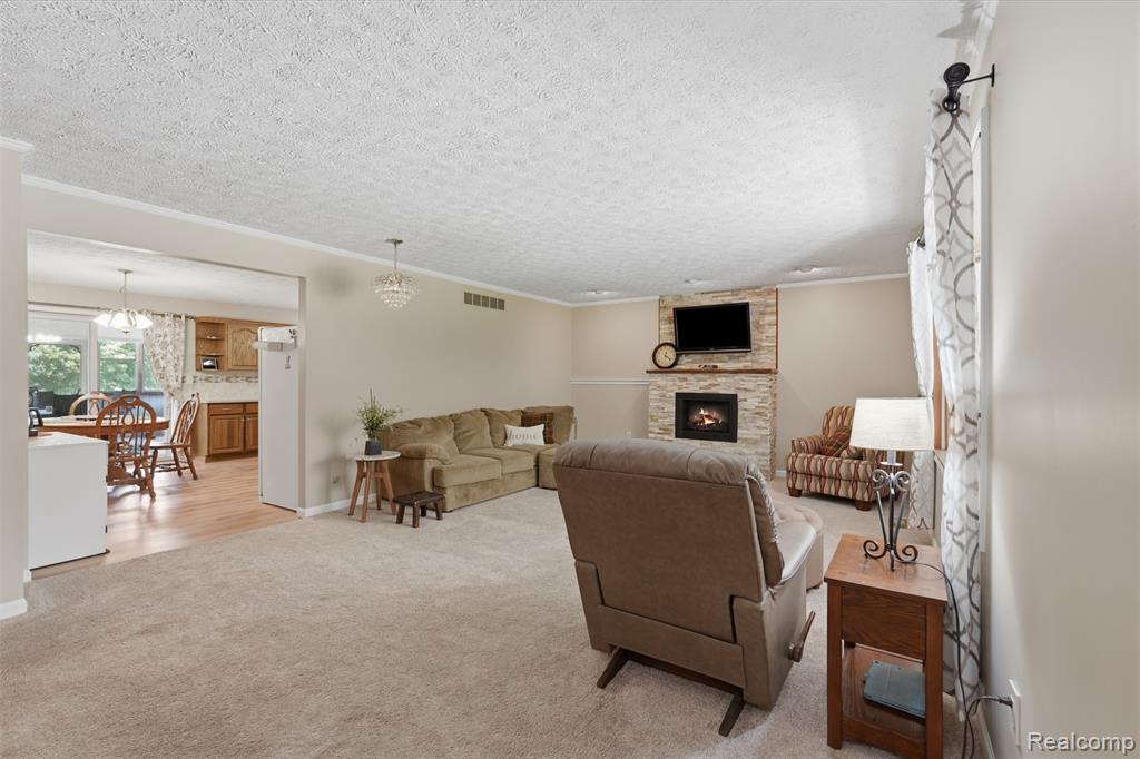 3843 Hooker Road, Pinckney, MI 48169 — Photo 2