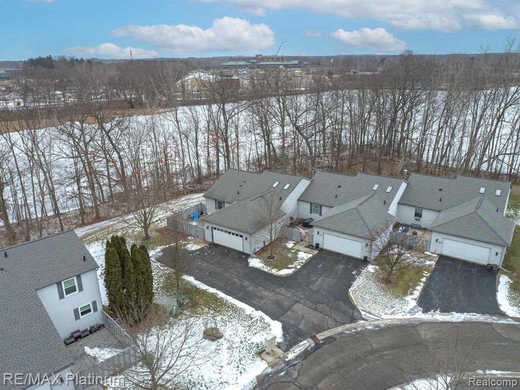 7567 Radcliffe, 55, Brighton, MI 48114 — Photo 49