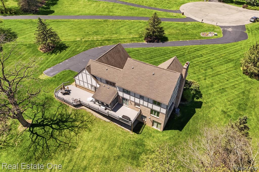 6514 Mountview Court, Brighton, MI 48116 — Photo 35