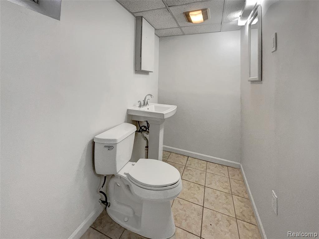 8212 Virgil Street, Dearborn Heights, MI 48127 — Photo 16