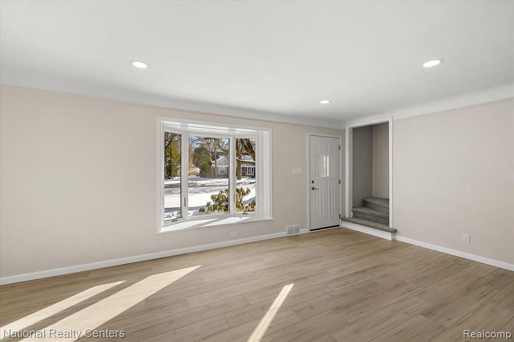 1938 Beverly Street, Keego Harbor, MI 48320 — Photo 16