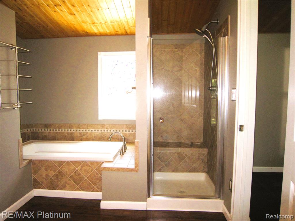 5673 Chippewa Drive, Howell, MI 48843 — Photo 28