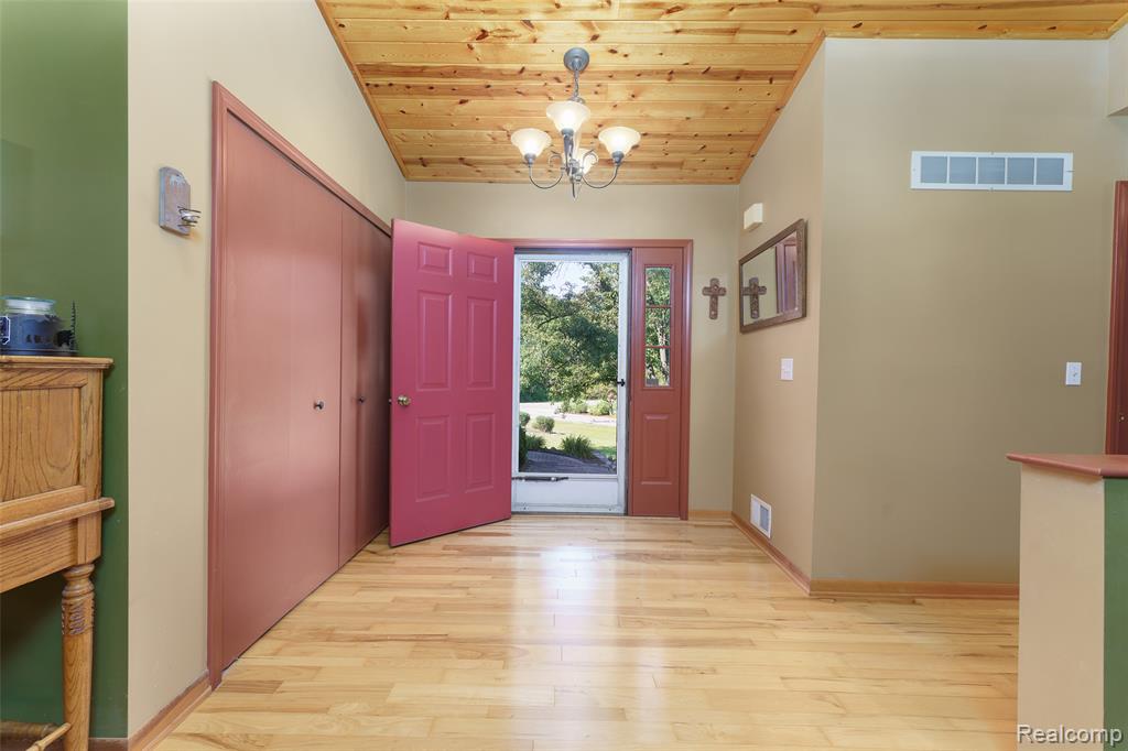 9516 Placid Way, Howell, MI 48843 — Photo 11