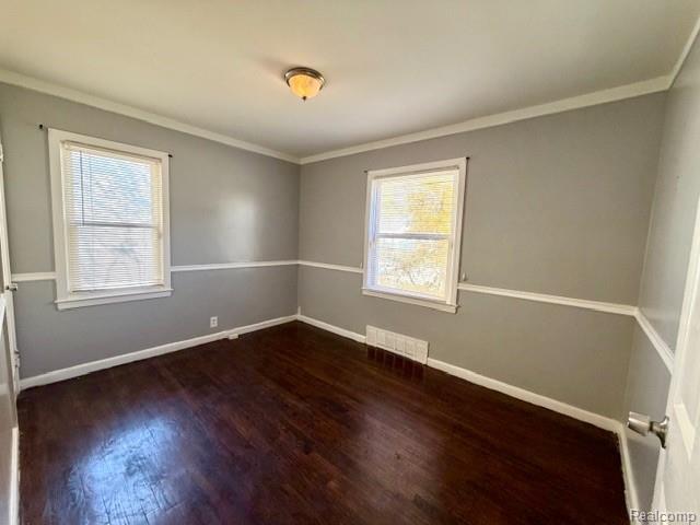 18808 Kingsville Street, Harper Woods, MI 48225 — Photo 10