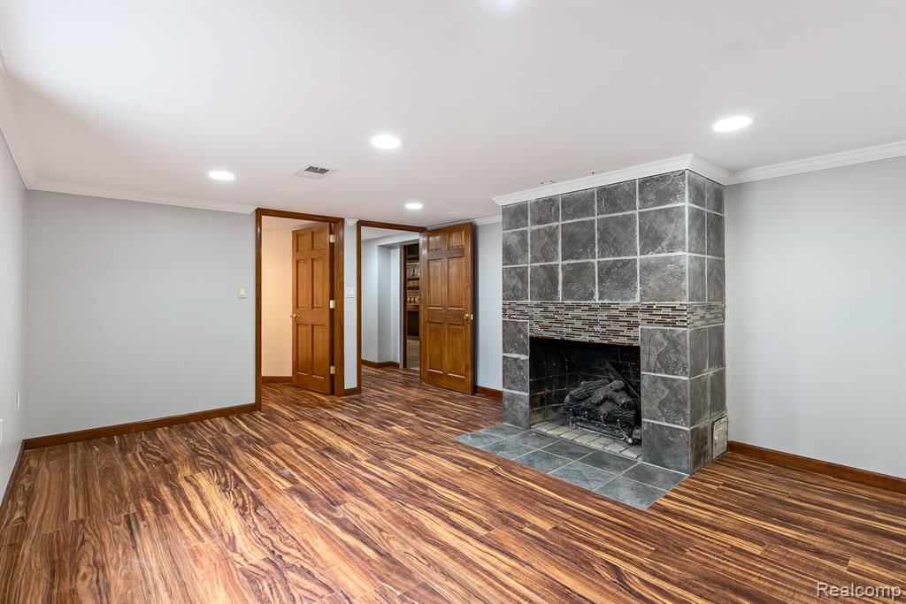 724 NICHOLS Road, Auburn Hills, MI 48326 — Photo 28