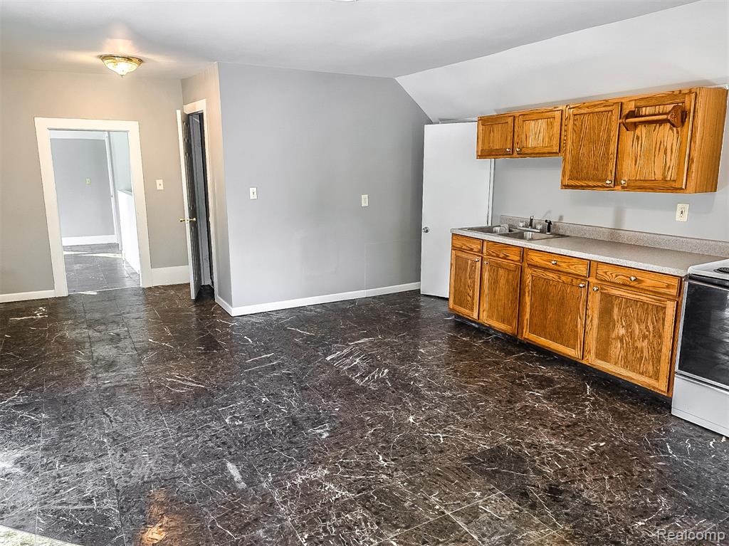 270 W 4th Street, Imlay City, MI 48444 — Photo 20