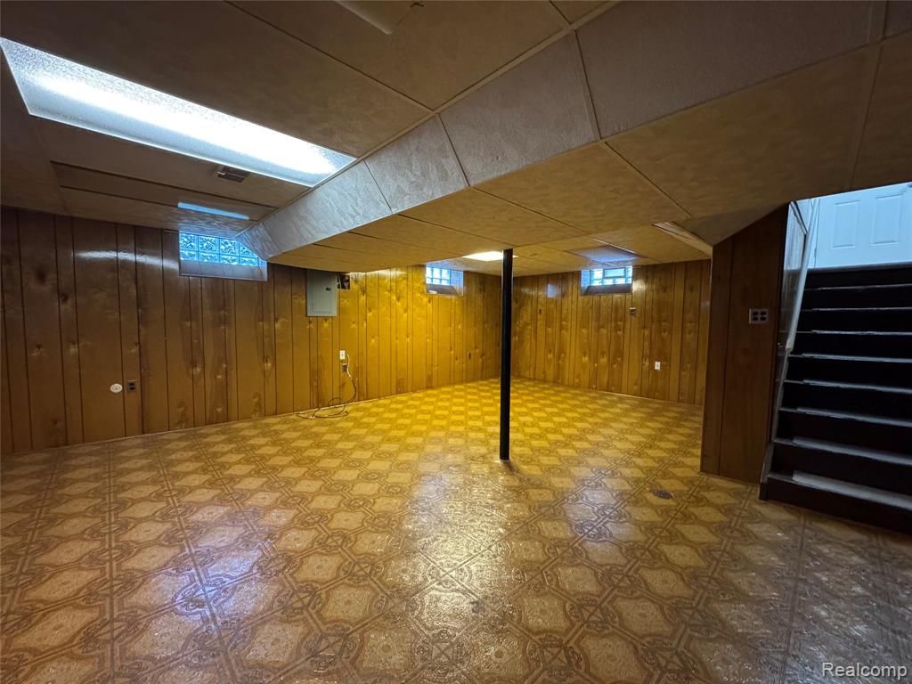 443 E Southlawn Boulevard, Birmingham, MI 48009 — Photo 11