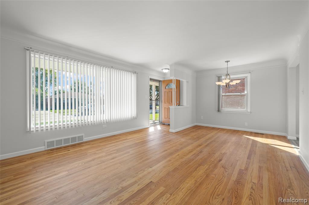 6727 Hawthorne Street, Garden City, MI — Photo 5