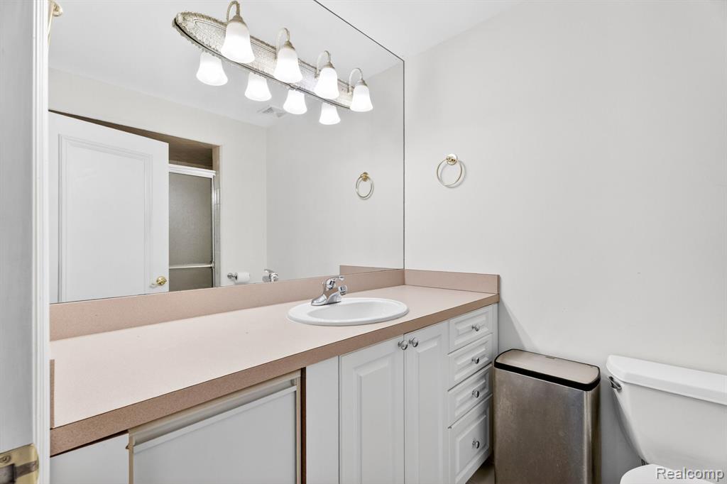 2562 Sequoia Court, Bloomfield, MI 48304 — Photo 30