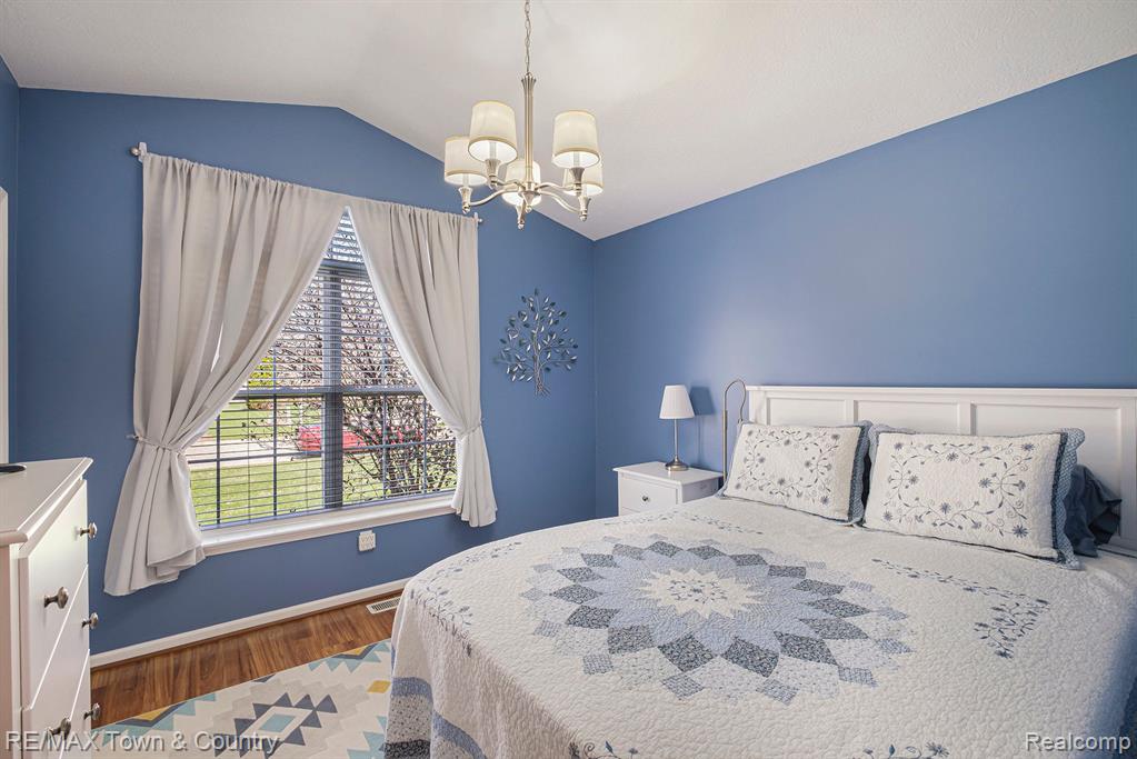 6043 SIPES Lane, Flint, MI 48532 — Photo 10