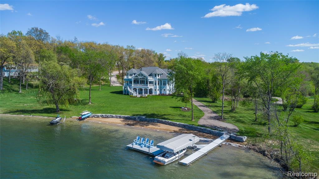 10195 Bennett Lake Road, Fenton, MI 48430 — Photo 2