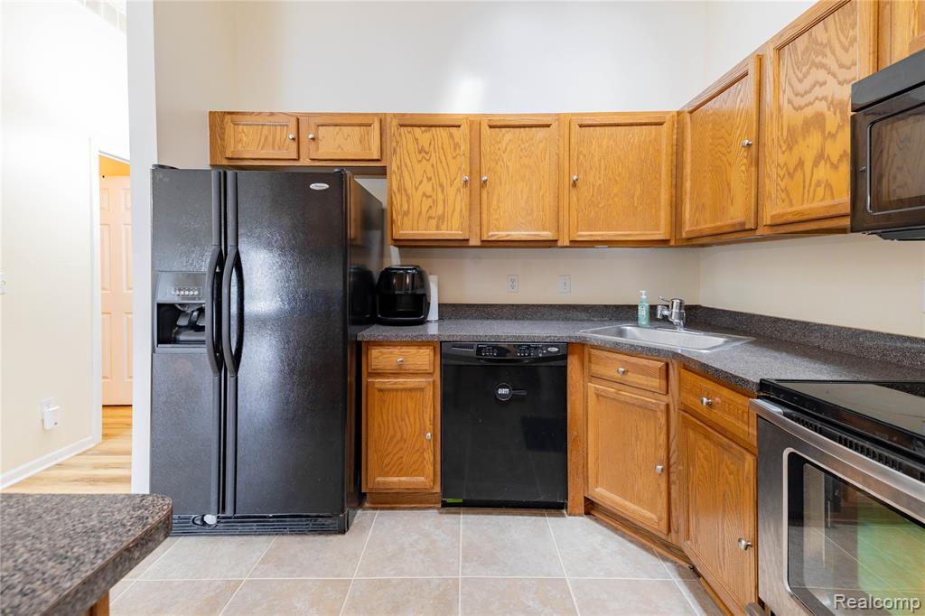 23342 Stiles Court, Trenton, MI 48183 — Photo 13