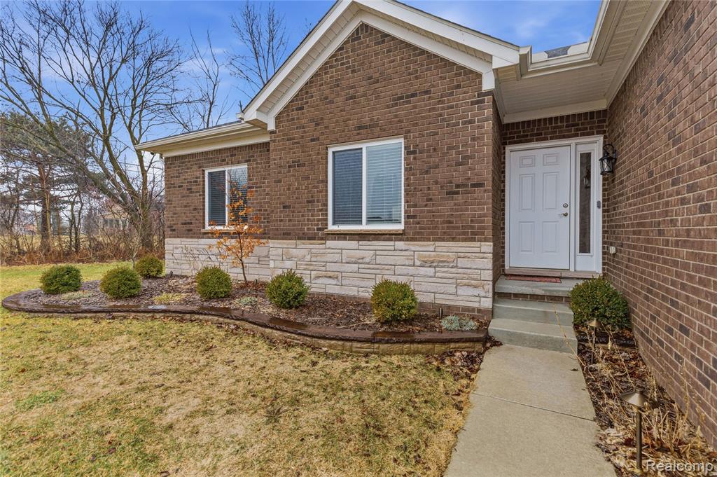 38557 Mountain Ash Court, Clinton Twp, MI 48036 — Photo 36