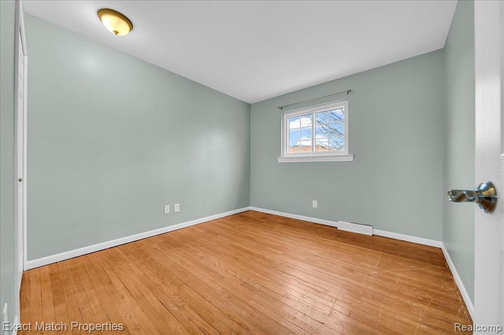 9121 SANDYSIDE Road, White Lake, MI — Photo 32