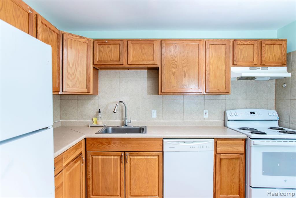 31993 W 12 Mile Road, 109, Farmington, MI 48334 — Photo 7