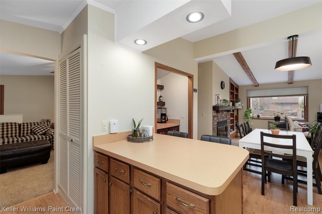 975 Woodlane Drive, Rochester Hills, MI 48307 — Photo 19