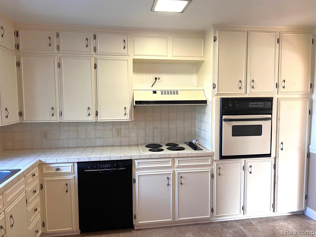502 Dean Drive, Owosso, MI 48867 — Photo 9