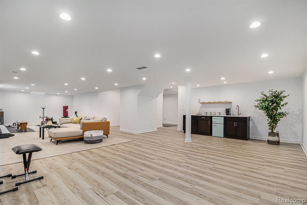 47541 Villa Terrace Court, Novi, MI — Photo 41