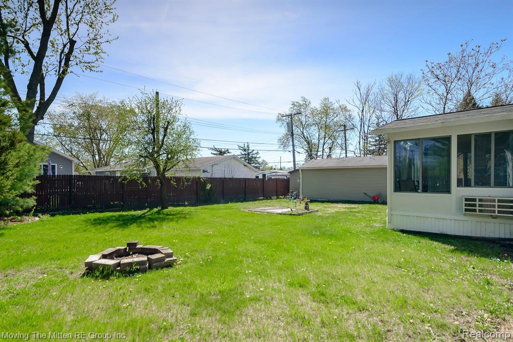 42 N BIGGS Street, Belleville, MI 48111 — Photo 31