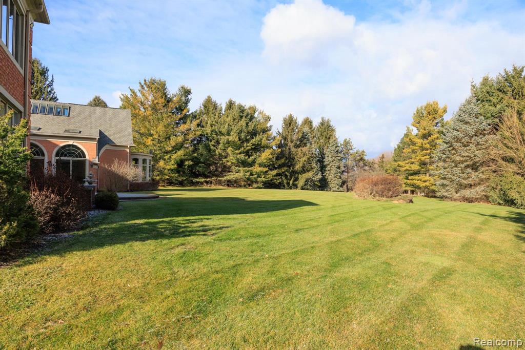 5165 Abbey Road, Rochester, MI, 48306