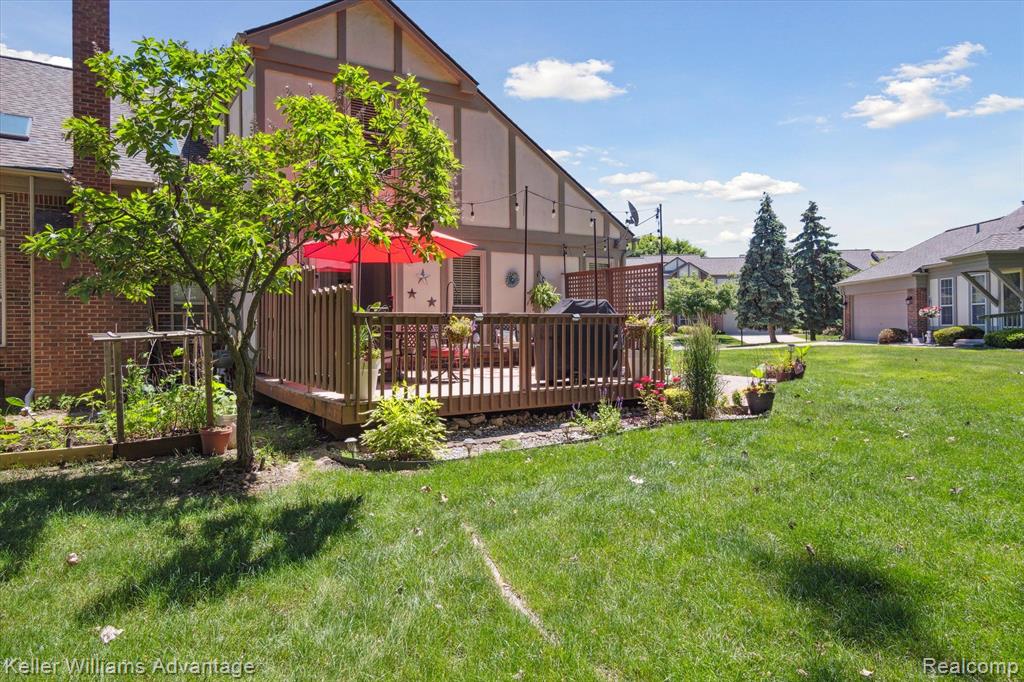 41688 WHITE TAIL Lane, Canton, MI 48188 — Photo 42