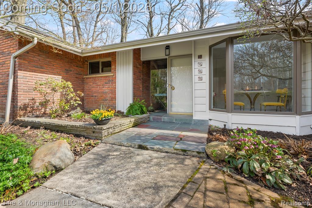 1466 Sodon Court, Bloomfield Hills, MI 48302 — Photo 2