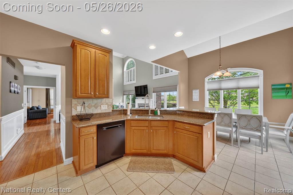 45907 Riviera Drive Drive, Northville, MI 48168 — Photo 15